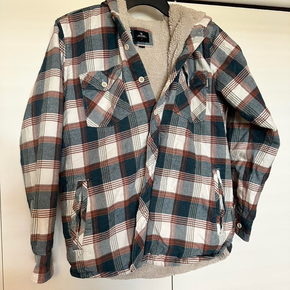 Small Rip Curl button up jacket! Super cozy, fits m/l best, oversized.